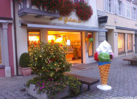 La Gelateria outside