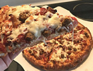 PF Pizzeria & Bistro food