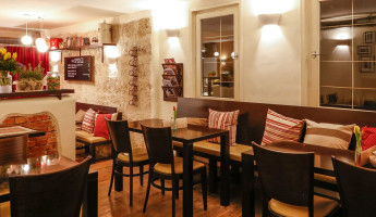 Cafe Bistro LaVie inside