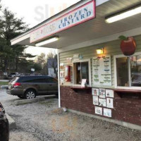 Ruby Rose Frozen Custard outside