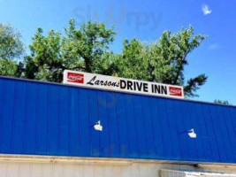 Larson's Drive In outside