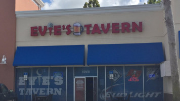 Evies Tavern Ellenton outside