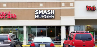 Smashburger outside