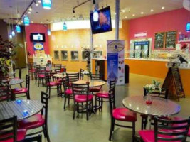 Twin Creeks Frozen Yogurt Cafe inside