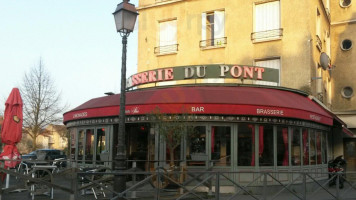 Brasserie Du Pont outside