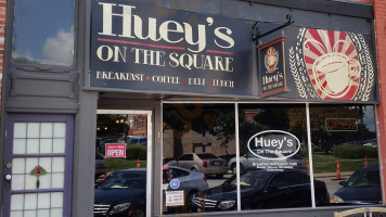 Huey's On The Square food