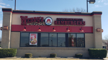 Wendy's outside