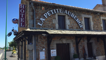 La Petite Auberge outside