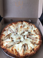 Queen Pizza food