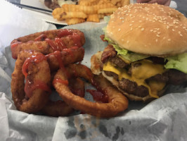 Bama Burgers food