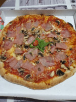 Pizza Presto food