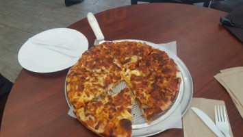 Nello's Pizza food