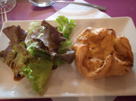 Le Bistrot Du Vieux Puits food