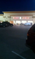 Winn-dixie Wine Spirits outside