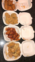 Detroit Wing Company food