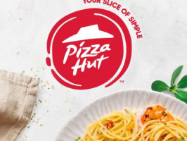 Pizza Hut (beach Road) food