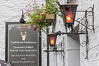 White Hart Inn outside