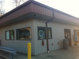 Jeff's Drive-thru Carry Out outside