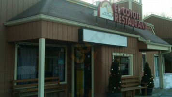 El Coyote food