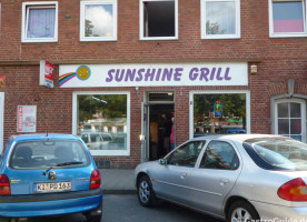 Sunshine Grill outside