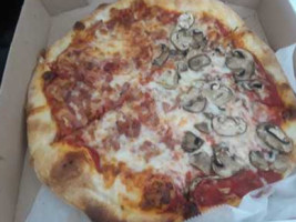 Cozzolis Pizza food