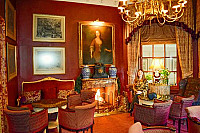 Park Lodge inside