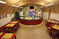 Pizzeria L'ultimo Spicchio E inside