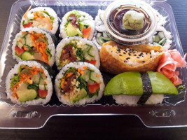 Tom Tom Sushi food