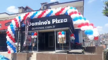 Domino's Pizza outside