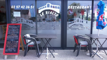 Le Rialto Pizzeria à Theix Golfe Du Morbihan food