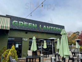 Green Lantern Pizza inside