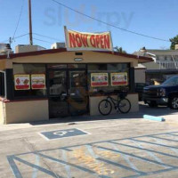 Elmer's Drive-in outside