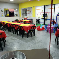 Pakerê Pizzaria Sanduicheria inside