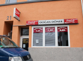 Dogan Döner outside