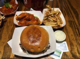 Bill's Burgers Wings Things food