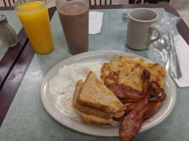 Maggies Diner food