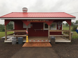 Big Momma's Ice Cream outside