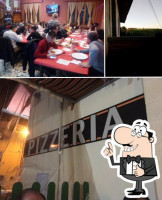 Pizzeria 4 Stelle food