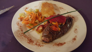 Chez Ma Mère food