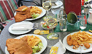 Rosi's Schnitzlhutte Sportalm food