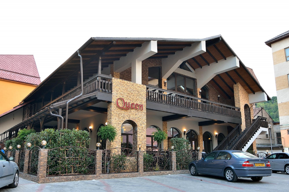 Restaurant Queen Exterior