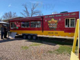 Tacos Los Panchos outside