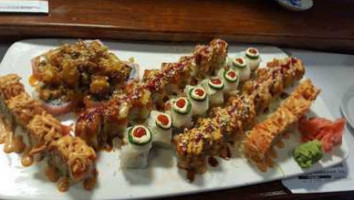 Raku Sushi food