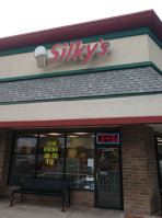 Silky's Frozen Custard outside