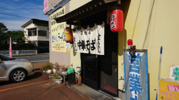 Jīn ちゃんラーメン Gǔ De Diàn outside