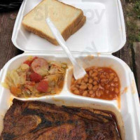 Hog Wild Bbq food