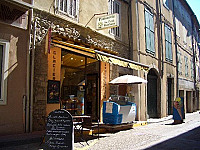 Patisserie Au Petit Bonheur outside