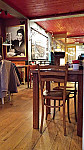 L'osteria inside