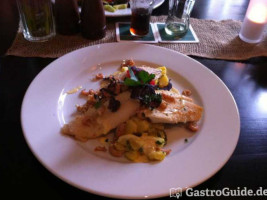 Haus Der Getreuen Offizieller Brauereiausschank Jever food