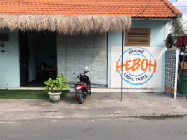 Warung Heboh outside